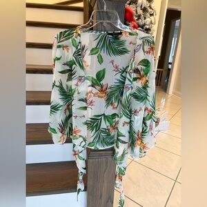 🌺 Forever 21 Tropical Sheer Tie-Front Blouse – Size Small (NWOT)